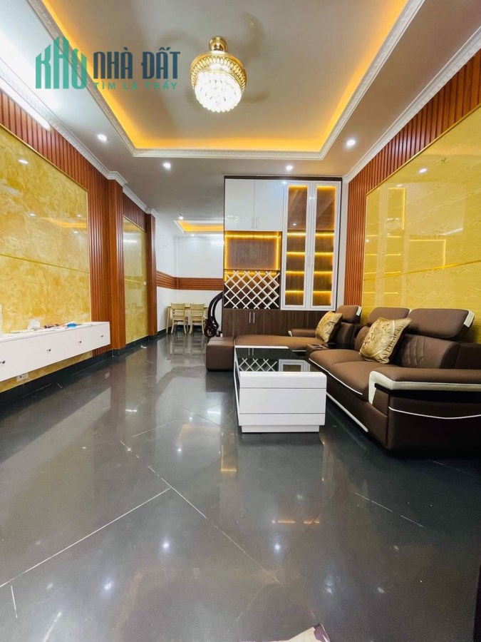 Bán nhà Nguyễn văn cừ Long Biên 35m2 4 tỷ gần ô tô, BV Tâm Anh,gần cầu Chương Dương.