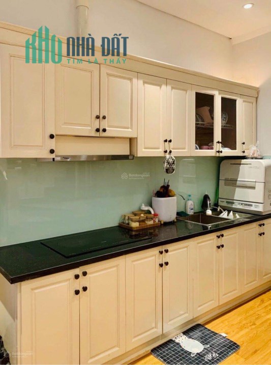 Bán nhà phường Thạch Bàn, dân xây 35 m2, 5T, giá chỉ nhĩnh 3 tỷ.
