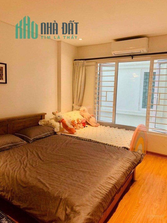 Bán nhà phường Thạch Bàn, dân xây 35 m2, 5T, giá chỉ nhĩnh 3 tỷ.