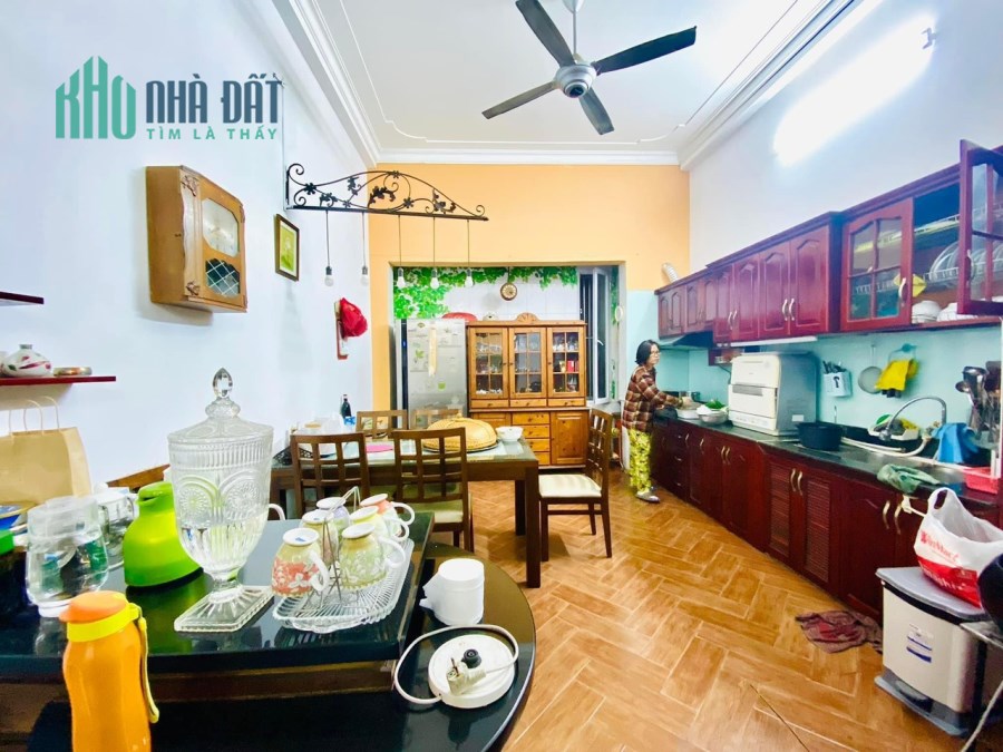 HAI BÀ TRƯNG  -   Ô TÔ TRÁNH - KINH DOANH - THOÁNG TRƯỚC SAU - SỔ PHÂN LÔ - 17 TỶ