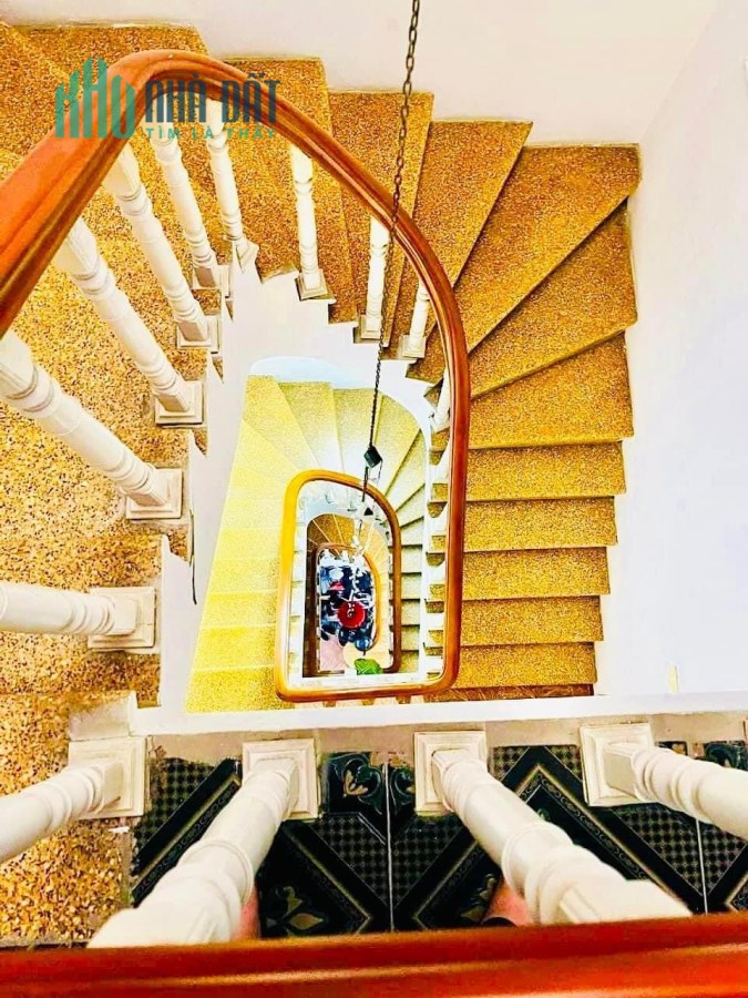 HAI BÀ TRƯNG  -   Ô TÔ TRÁNH - KINH DOANH - THOÁNG TRƯỚC SAU - SỔ PHÂN LÔ - 17 TỶ