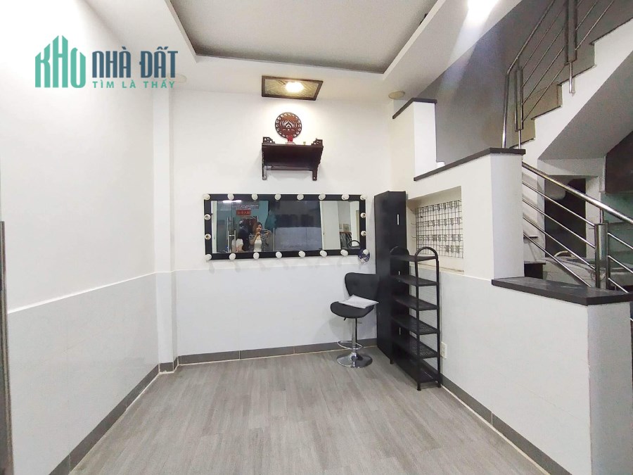 Bán nhà đường Phạm Văn Bạch Gò Vấp, 60m2, 3 phòng ngủ, 2WC, nhỉnh 3 tỷ