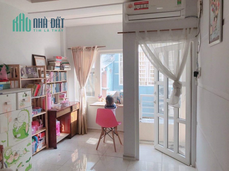 Bán  nhà hẻm Võ Văn Kiệt, Cầu Kho, Q1 - tặng luôn nội thất