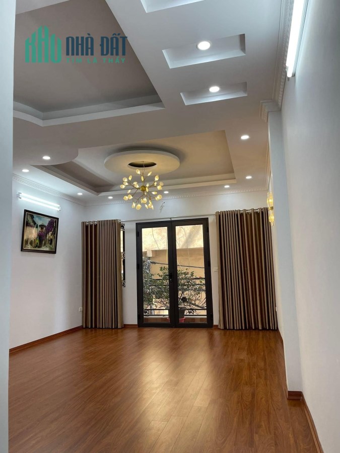 Pháo Đài Láng, ngõ to, nhà đẹp, 10m ra oto, SĐCC, 25m2, 5T, 2.5 tỷ