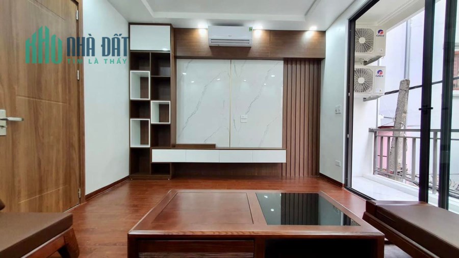 Pháo Đài Láng, ngõ to, nhà đẹp, 10m ra oto, SĐCC, 25m2, 5T, 2.5 tỷ