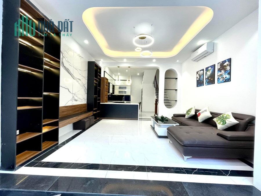 ĐÓN TẾT! Nguyễn Văn Huyên siêu đẹp, 2 thoáng, ngõ nông, 40m2x5T, chỉ 3.9 tỷ