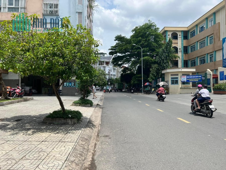 Bán nhà mặt tiền Diệp Minh Châu - Tân Sơn Nhì, 68m2, nhà cấp 4, giá chỉ 6.3 tỷ