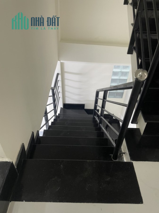 BÁN NHÀ 62m2 GẦN GIÁO XỨ BÌNH THUẬN 3 LẦU 3 PHÒNG NGỦ GIÁ 4.62 TỶ