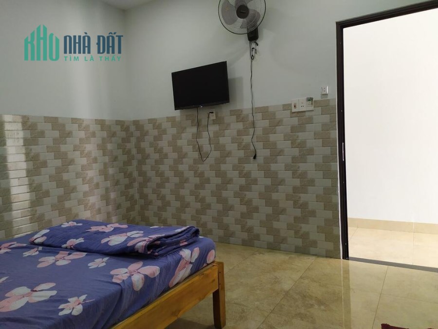 Bán nhà nghỉ 4 tầng 12 phòng thu nhập 20 triệu/tháng