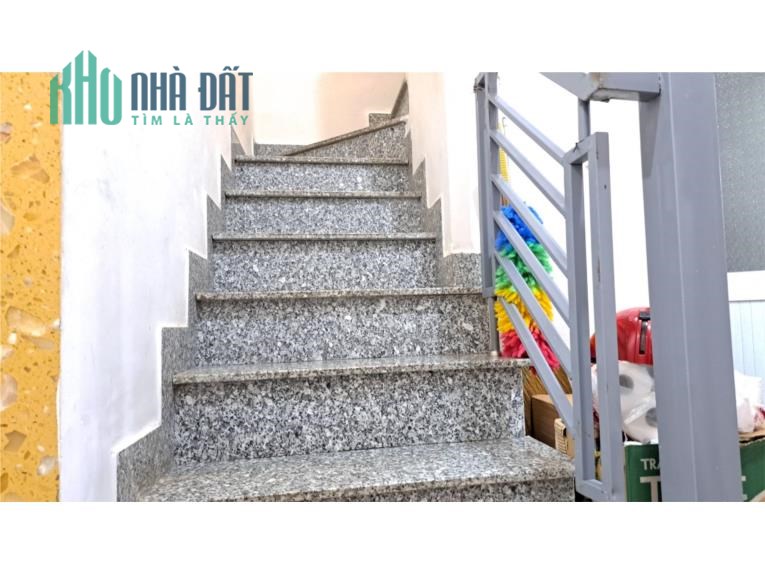 Bán Khách sạn mới keng Hai mặt tiền Trước và Sau Trung Tâm Nha Trang , Khánh hoà. Cách biển 200m