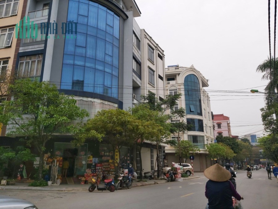 Bán tòa nhà văn phòng Vạn Phúc, Hà Đông, 150m2x9T, mt10m, kinh doanh, 35 tỷ