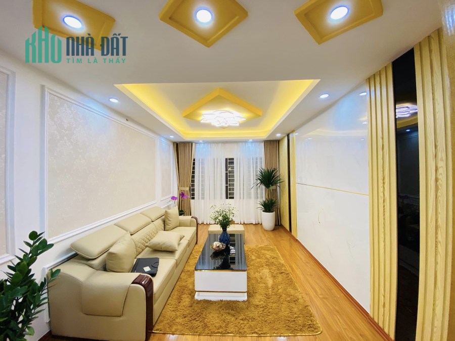 NHÀ ĐẸP VỊ TRÍ ĐẸP PHỐ HẠ ĐÌNH 50M RA HỒ HẠ ĐÌNH RA MẶT PHỐ RA ÔTÔ 40M2 5 TẦNG 6 NGỦ GIÁ 4.7 TỶ.