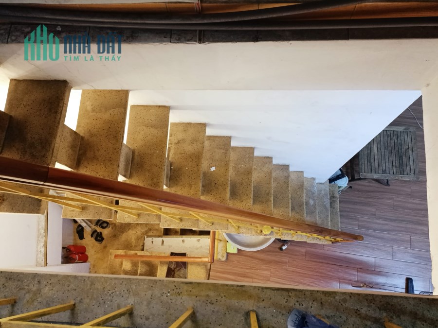 BÁN NHÀ HẼM XE HƠI LẠC LONG QUÂN QUẬN 11 -SÁT MẶT TIỀN ĐƯỜNG -50M2 TẶNG NỘI THẤT CHỈ 6 TỶ