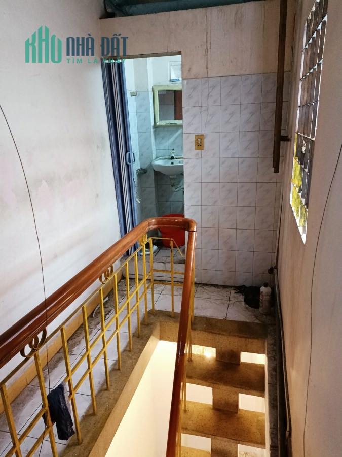 BÁN NHÀ HẼM XE HƠI LẠC LONG QUÂN QUẬN 11 -SÁT MẶT TIỀN ĐƯỜNG -50M2 TẶNG NỘI THẤT CHỈ 6 TỶ