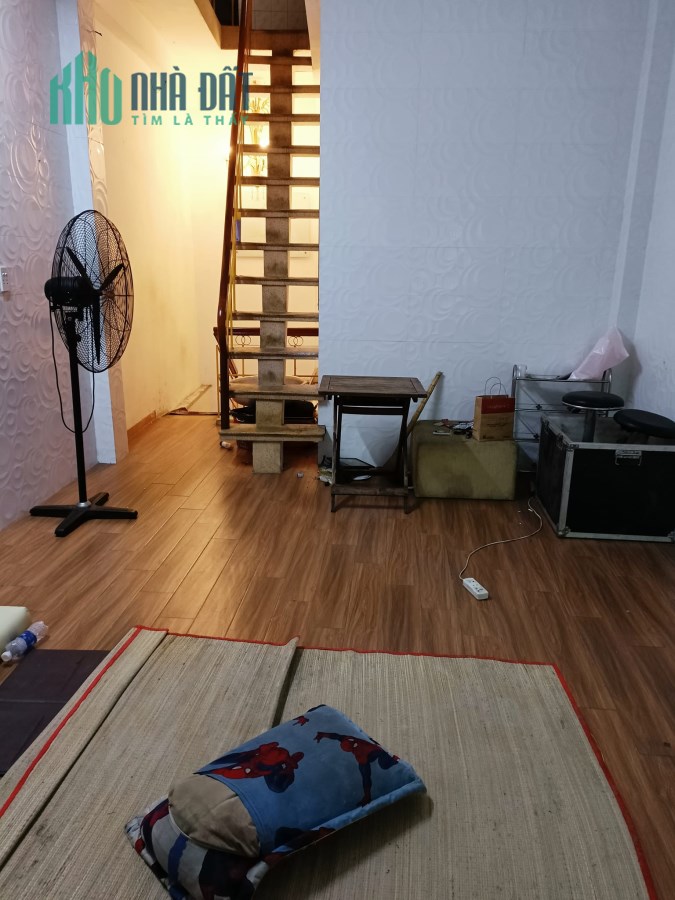 BÁN NHÀ HẼM XE HƠI LẠC LONG QUÂN QUẬN 11 -SÁT MẶT TIỀN ĐƯỜNG -50M2 TẶNG NỘI THẤT CHỈ 6 TỶ