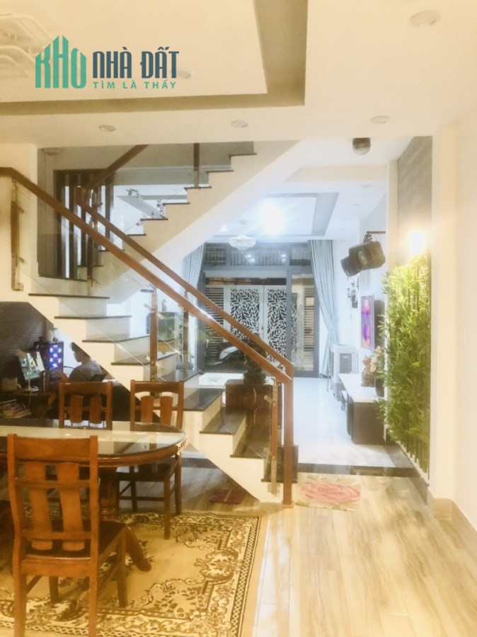 Nhà 2 tầng mặt tiền Huỳnh Ngọc Huệ kinh doanh đỉnh