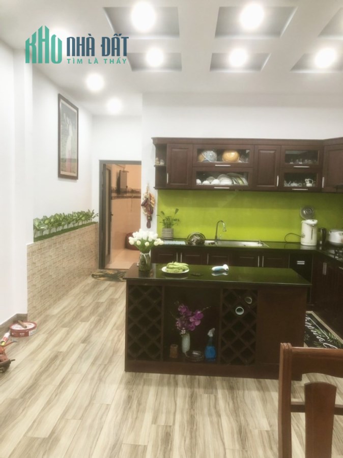 Nhà 2 tầng mặt tiền Huỳnh Ngọc Huệ kinh doanh đỉnh