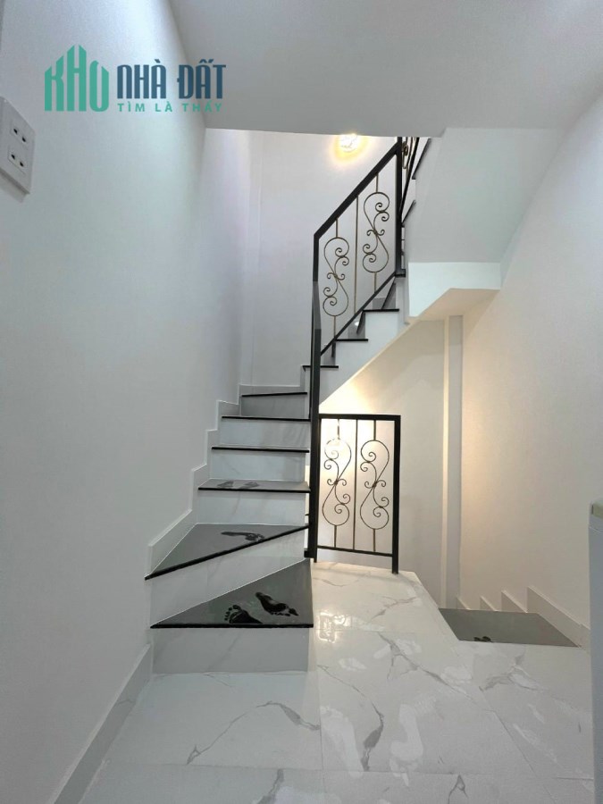 BÁN GẤP NHÀ Q.4 TÔN THẤT THUYẾT, DTSD 42M2, NHỈNH 1 TỶ