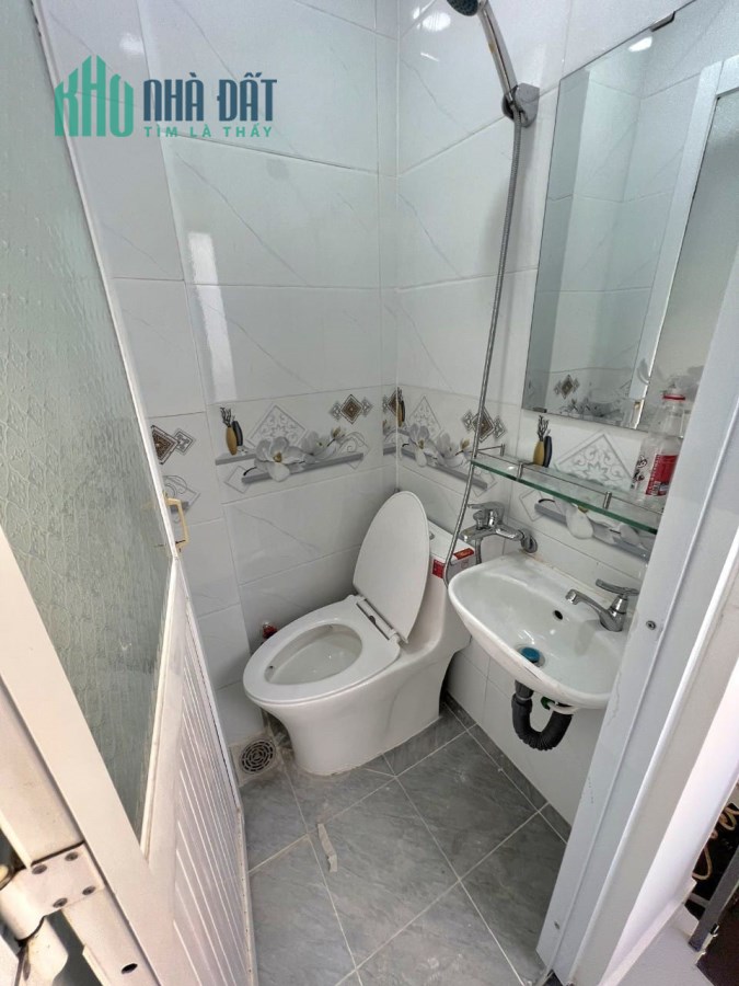 BÁN GẤP NHÀ Q.4 TÔN THẤT THUYẾT, DTSD 42M2, NHỈNH 1 TỶ