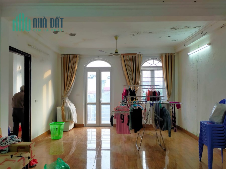 Bán nhà Phạm Văn Đồng DT 61m2, mặt tiền 5m, chỉ 5 tỷ 2, “ô tô vào nhà, kinh doanh đỉnh” LH A Phúc: