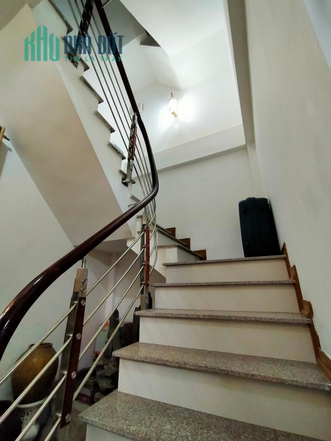 Bán nhà Phạm Văn Đồng DT 61m2, mặt tiền 5m, chỉ 5 tỷ 2, “ô tô vào nhà, kinh doanh đỉnh” LH A Phúc: