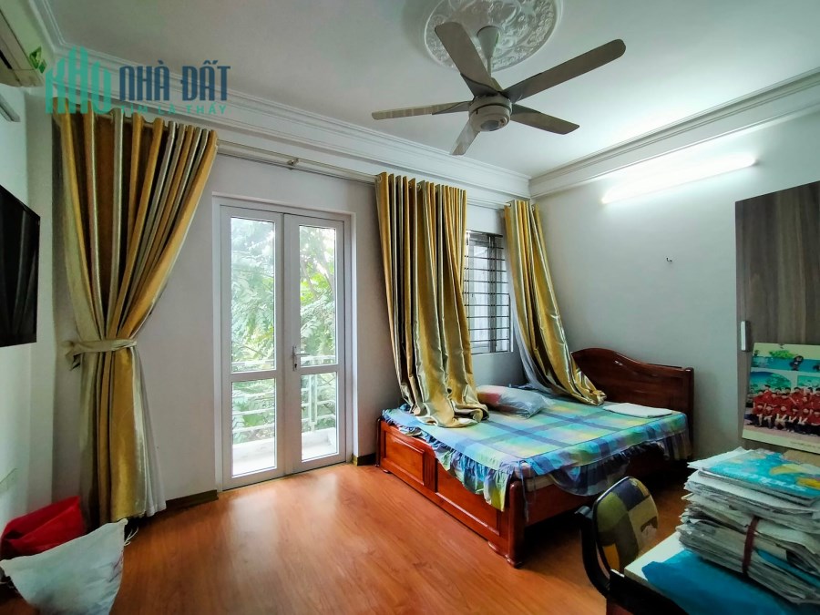 Bán nhà Phạm Văn Đồng DT 61m2, mặt tiền 5m, chỉ 5 tỷ 2, “ô tô vào nhà, kinh doanh đỉnh” LH A Phúc: