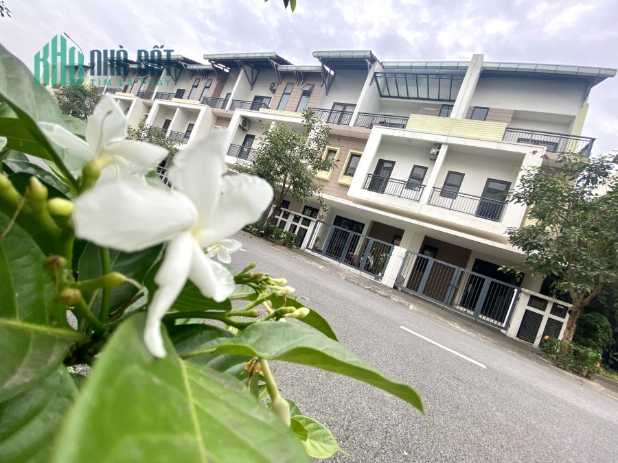 Bán nhà liền kề 75m2x3T đã hoàn thiện cơ bản đang cho thuê 10tr/tháng tại KĐT VSIP