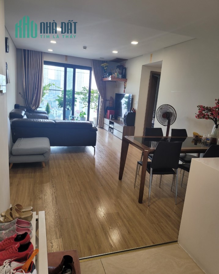 Nhà đẹp ở ngay Chung cư Rivera Park DT 105m 3 Pn Giá 5.5 tỷ