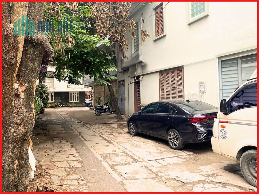 Bán gấp nhà Hào Nam, 47m2, 4 tầng, MT 7.5m, 5.2 tỷ, Dân xây - Ô tô tránh - Bãi xe (LP33A)