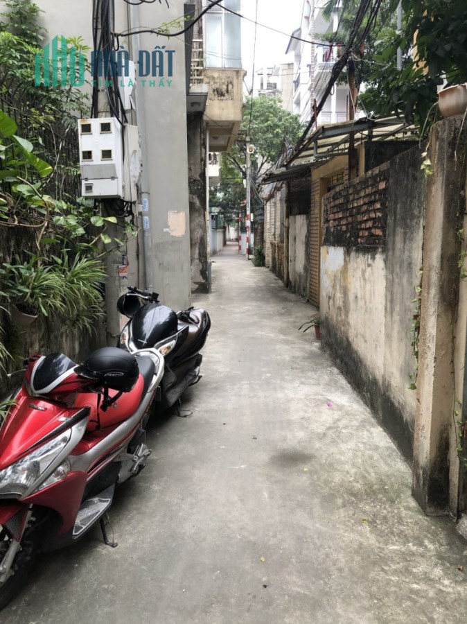 Bàn nhà phố 10X Bồ Đề - Long Biên 36m2 3 tầng 3,7 tỷ ngõ thông gần hồ