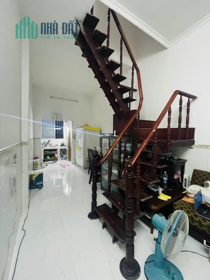 Bán nhà giáp Tô Hiệu - Hòa Bình - Gần Đầm Sen - 3 tỷ 3