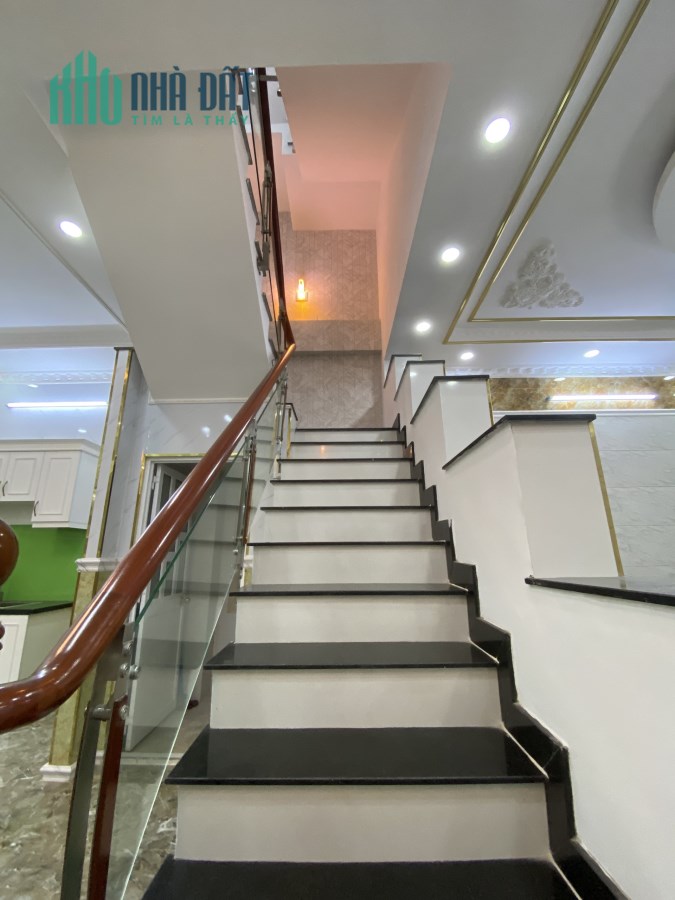 Bán Nhà Ngang 5 Dài 12 Huỳnh Tấn Phát, Quận 7, Nhỉnh 5 tỷ