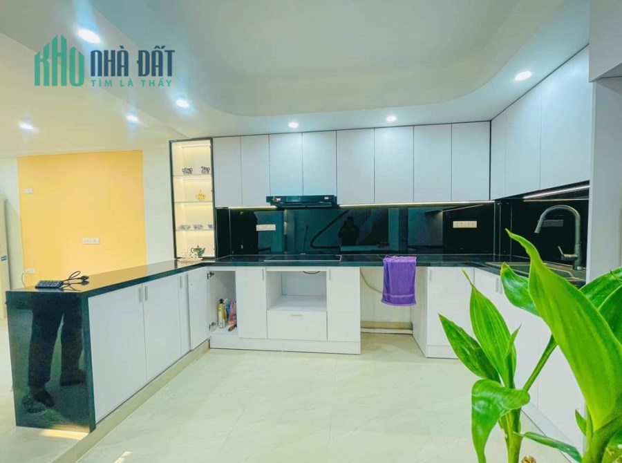 Bán nhà ngõ 68 Cầu Giấy phường Quan Hoa, 58m x 5T giá 10.5 tỷ, ô tô, kinh doanh
