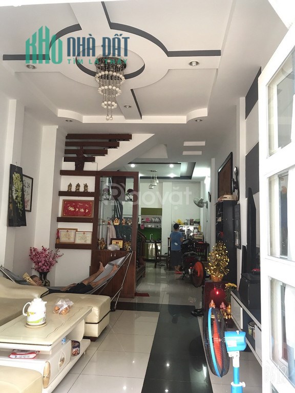 HXH Lê Trọng Tấn, Tân Phú, dt 50m2 vuông vức, cạnh trường ĐH giá 5,6 tỷ