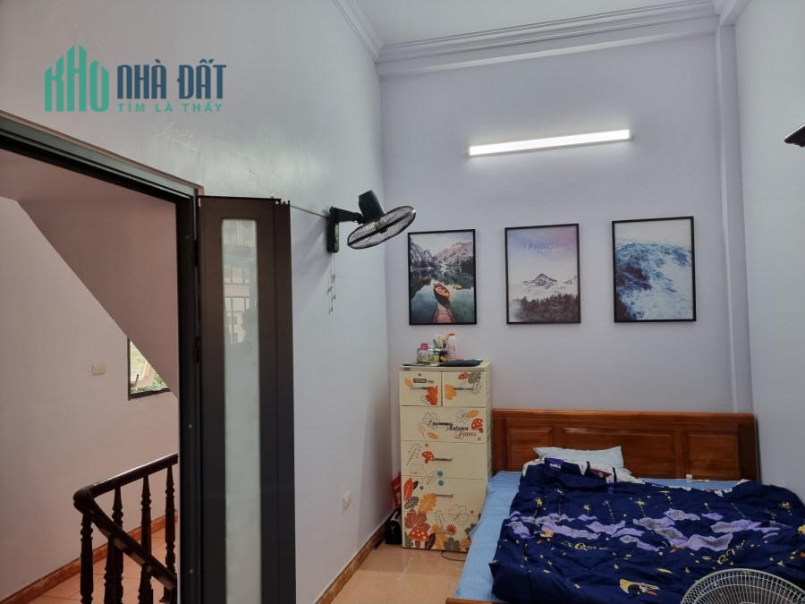 Dt 34m, nhà 3 tầng, giá hơn 2 tỷ, có nhà Ngọc Thuỵ.
