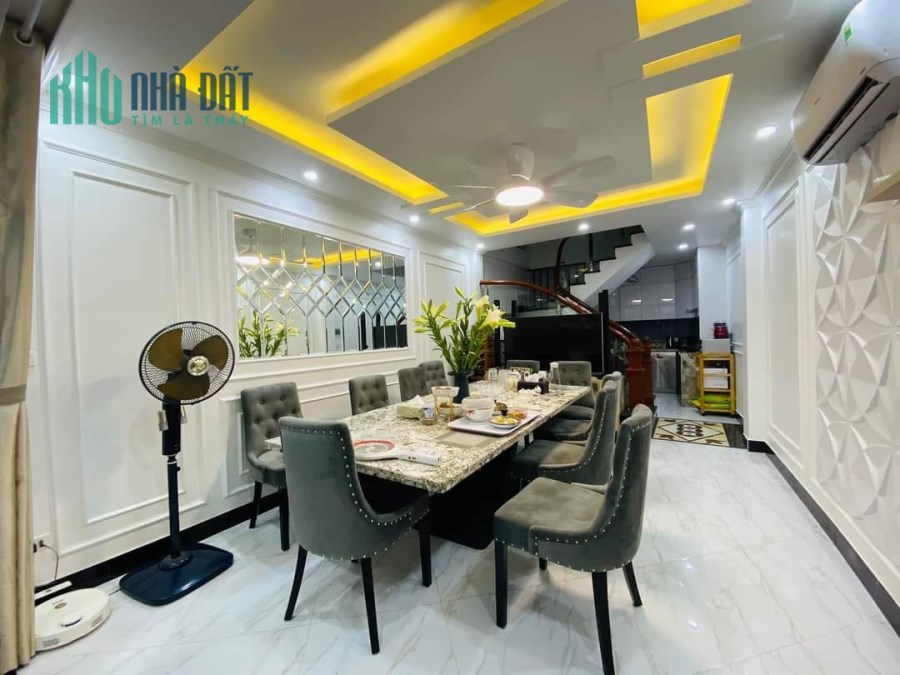 Bán nhà đẹp Ngụy Như Kon Tum, sổ phân lô 58m2*5T chỉ 6 tỷ