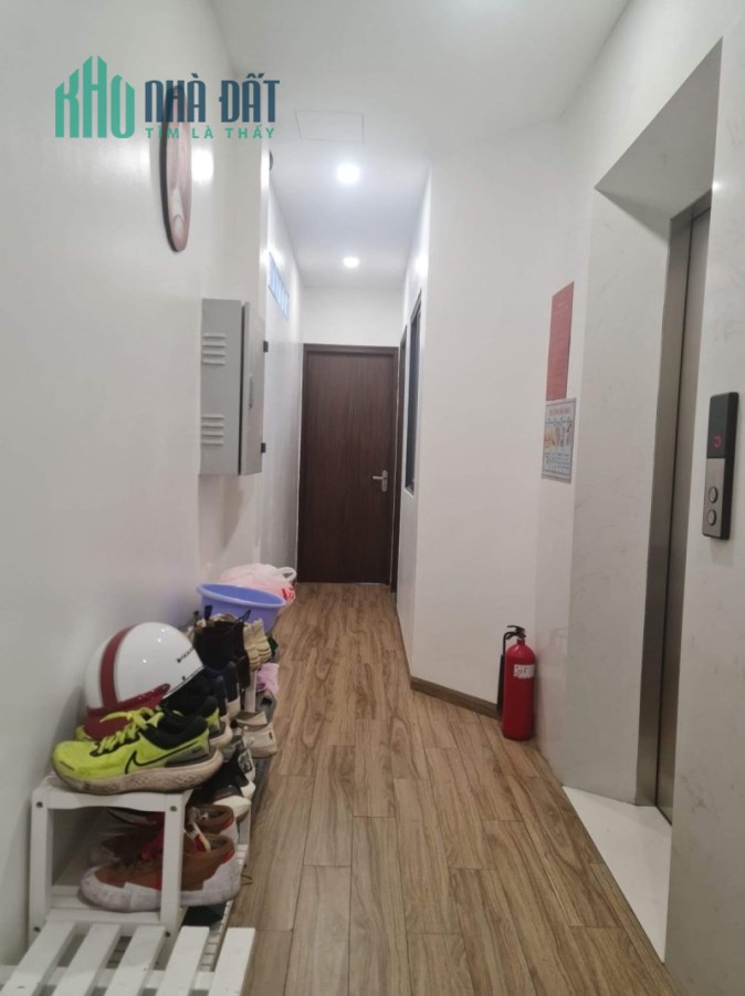Bán nhà tại Hoàng Văn Thụ, P4, Tân Bình, 6 tầng, 12 CHDV, doanh thu 100tr.th, 20 tỷ TL