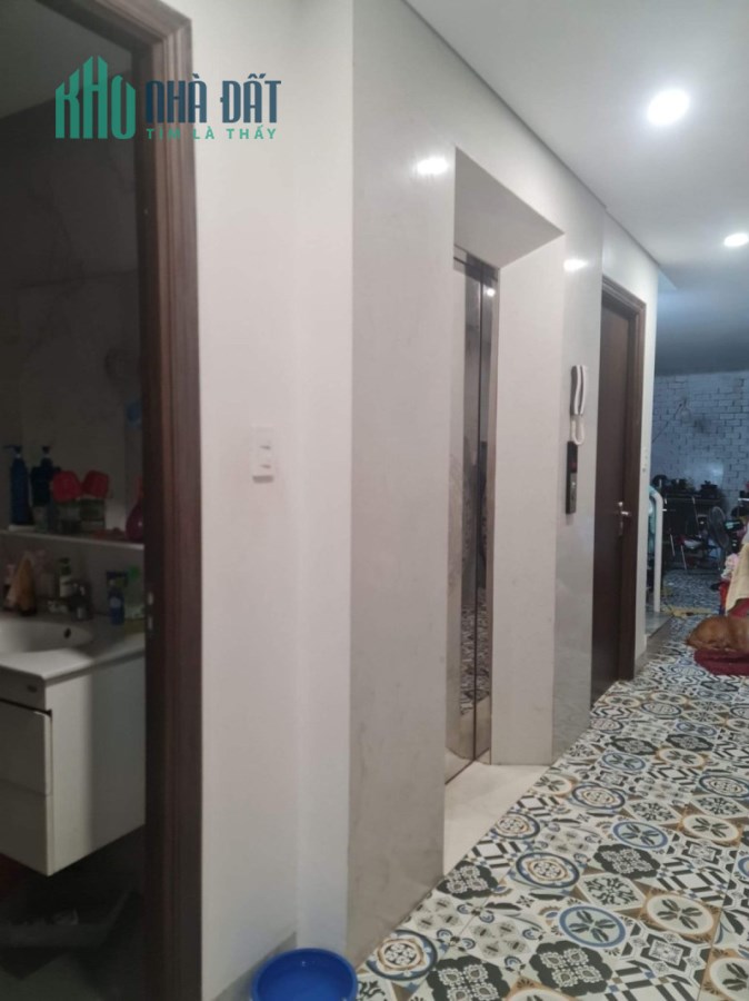 Bán nhà tại Hoàng Văn Thụ, P4, Tân Bình, 6 tầng, 12 CHDV, doanh thu 100tr.th, 20 tỷ TL