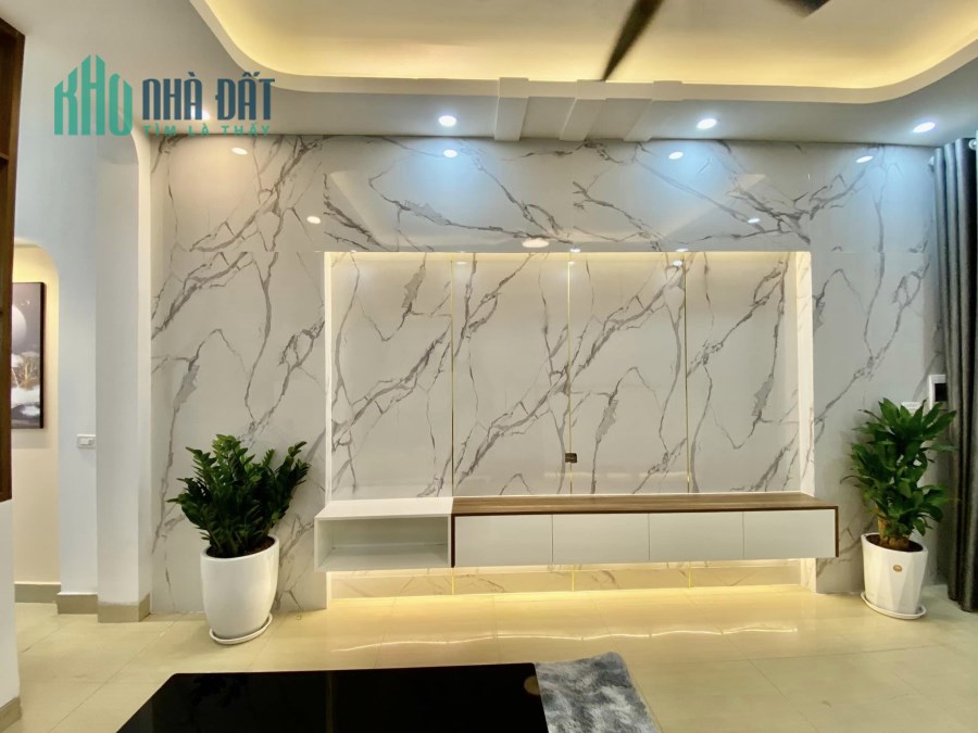 Bán nhà Phân lô Chùa Láng, cạnh ĐH Ngoại Thương,KD Cho thuê,Online, 40m2x6T,Otô cạnh 5m