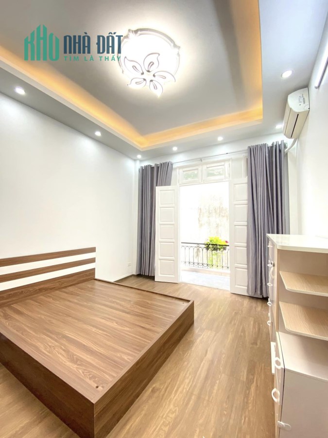 Bán nhà Phân lô Chùa Láng, cạnh ĐH Ngoại Thương,KD Cho thuê,Online, 40m2x6T,Otô cạnh 5m