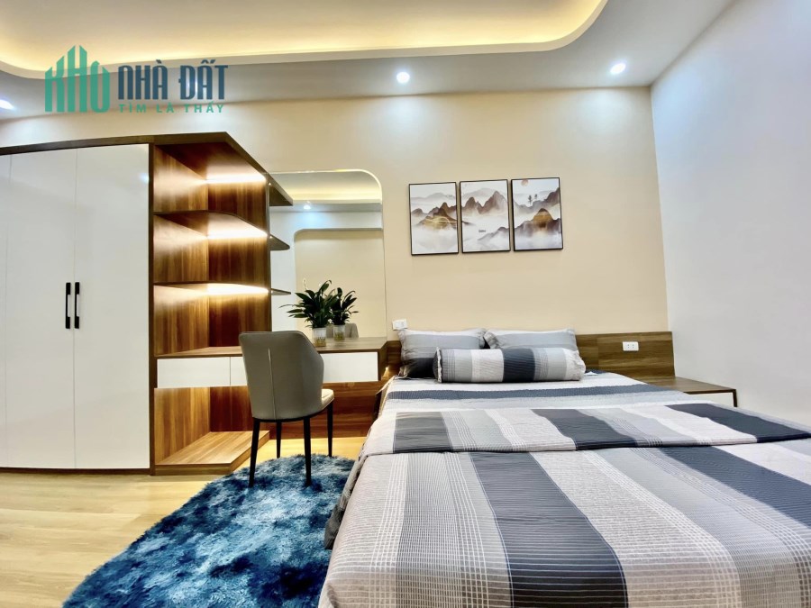 Bán nhà Phân lô Chùa Láng, cạnh ĐH Ngoại Thương,KD Cho thuê,Online, 40m2x6T,Otô cạnh 5m