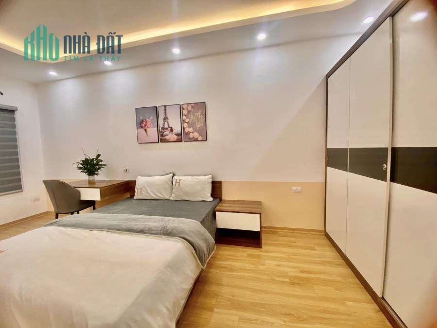 Bán nhà Phân lô Chùa Láng, cạnh ĐH Ngoại Thương,KD Cho thuê,Online, 40m2x6T,Otô cạnh 5m