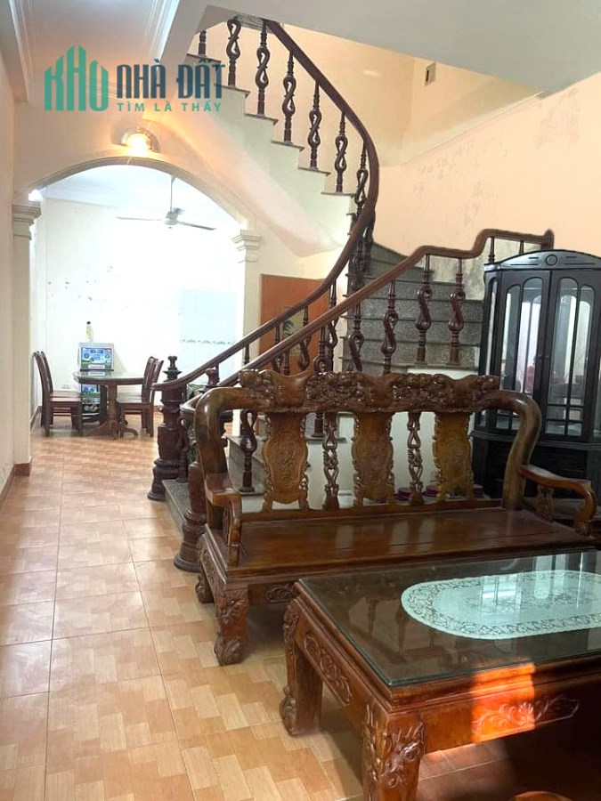 Nhà nam dư, Hoàng Mai - ngõ to - 51M x 3 Tầng giá 3,09 Tỷ