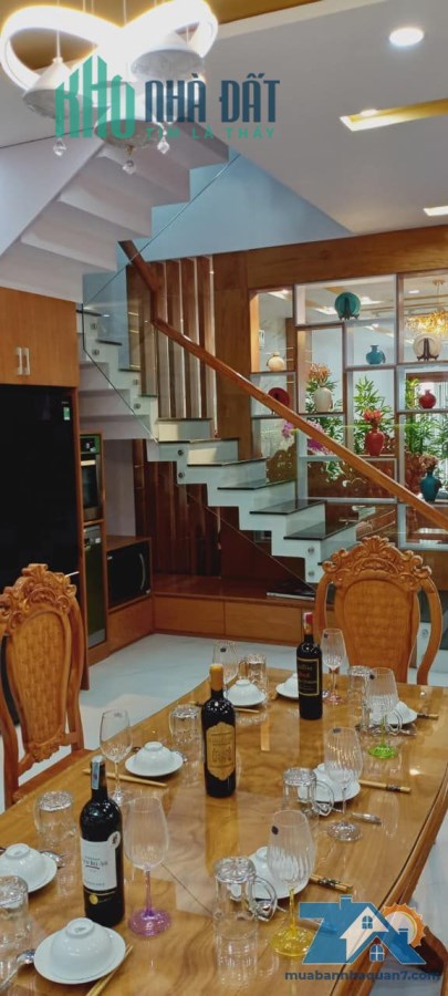 Bán nhà mặt tiền Phạm Hữu Lầu, Phú Mỹ Quận 7, 92m2, 4 tầng, 5mx19m, Nhà mới, Full nội thất, Dưới 20