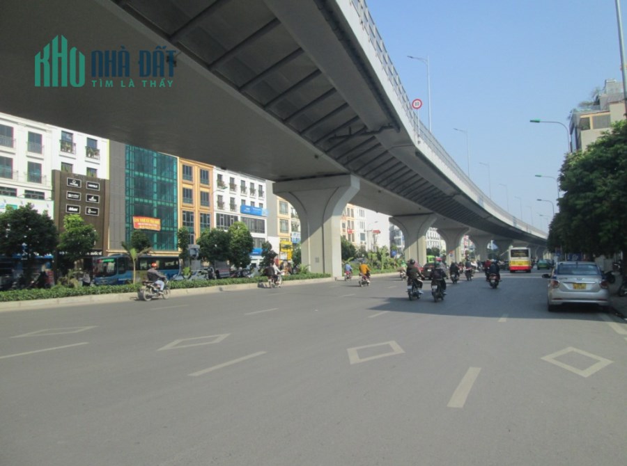 Building mặt phố Trường Chinh sầm uất, MT rộng 8m, 200m2 chỉ 44.88 tỷ. LH 0989.62.6116