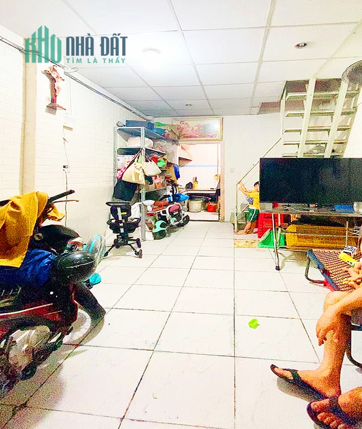 Nhỉnh 3 Tỷ có nhà 33m2 gần Mặt tiền Nguyễn Trọng Tuyển, Tân Bình