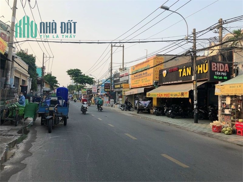 Bán nhà mặt tiền đường Bình Long, P.Phú Thạnh, Q.Tân Phú - DT: 8x43m, cấp 4 đang cho thuê 344m2 -