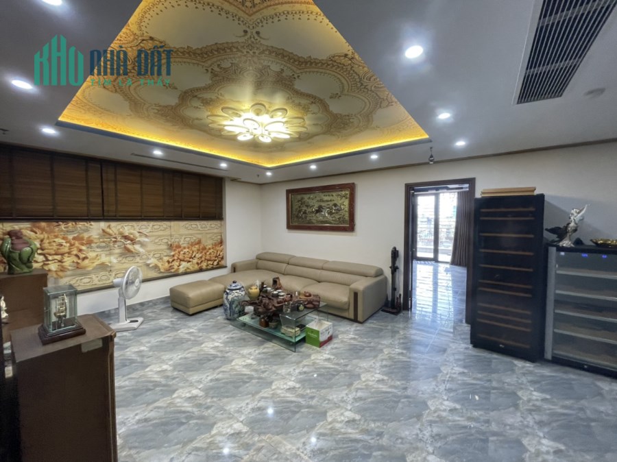 Gia đình cần bán nhanh nhà phố Trúc Bạch - giảm sâu giá 130 tỷ, 230mx10 tầng, nở hậu, NT cao cấp