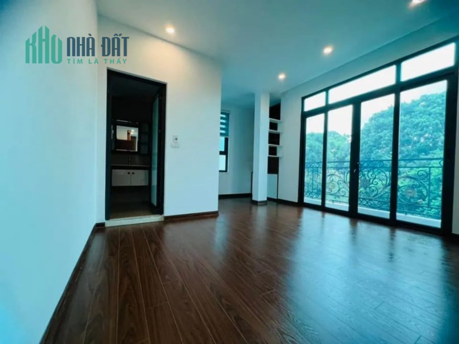 BÁN NHÀ PHẠM VĂN ĐỒNG 50M2- THANG MÁY VÙ VÙ- 30M Ô TÔ TRÁNH. 5 TỶ