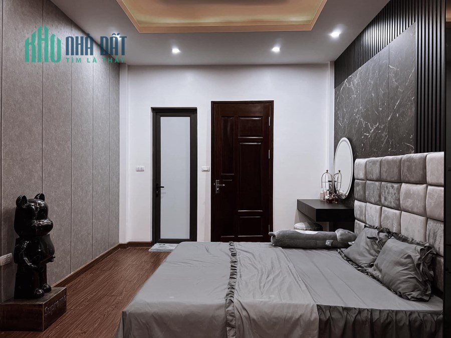 Bán nhà Văn Cao - Ba Đình – nhà đẹp -  ngõ nông - 35m2- 5T, MT 4m. - 4tỷ 550 triệu.